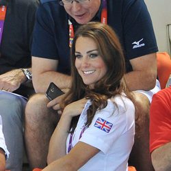 Alberto de Mónaco y la Duquesa de Cambridge charlando en Londres 2012