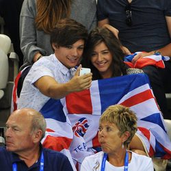 Louis Tomlinson y su novia Eleanor Calder en los Juegos Olímpicos 2012