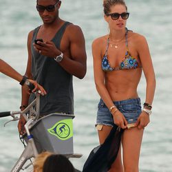 Doutzen Kroes y su marido Sunnery James, de vacaciones en Miami