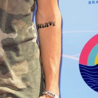 Justin Bieber se tatúa 'Believe'