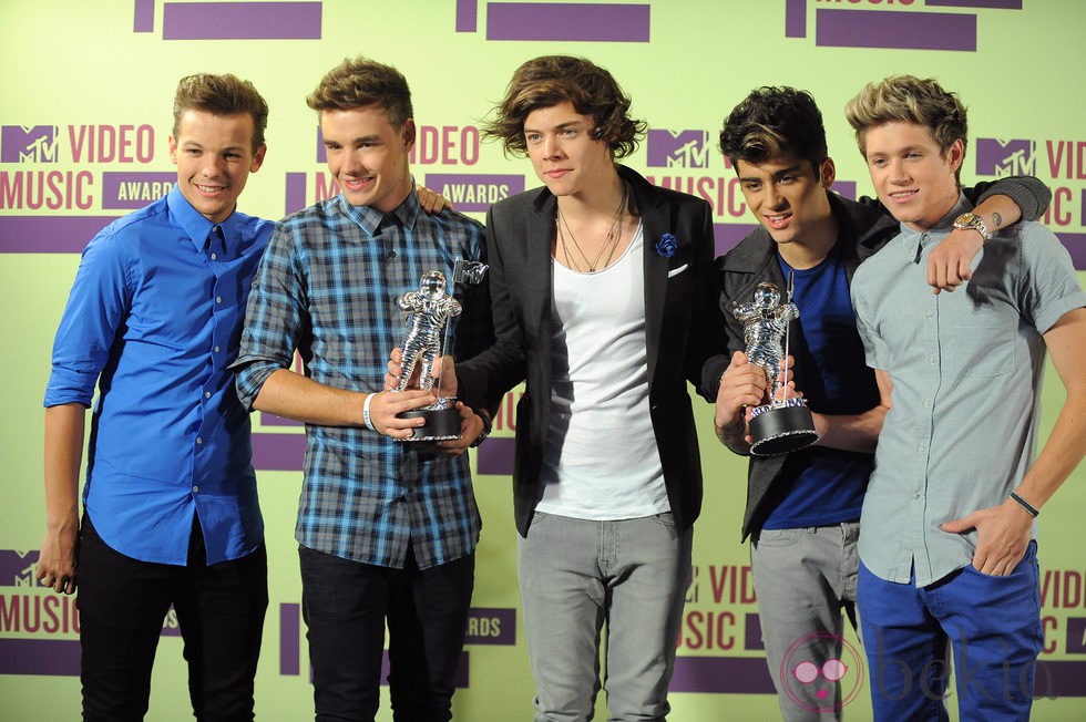 El grupo One Direction en los MTV Video Music Awards 2012