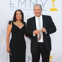 Ed O'Neill y Catherine Rusoff en los Emmy 2012
