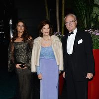 Los Reyes de Suecia y la Princesa Magdalena en una cena de la Cámara de Comercio Sueco-Americana