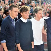 One Direction en la llegada a los Teen Awards 2012