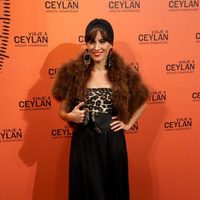 Ana Turpín en la presentación de un perfume con Eduardo Noriega como imagen