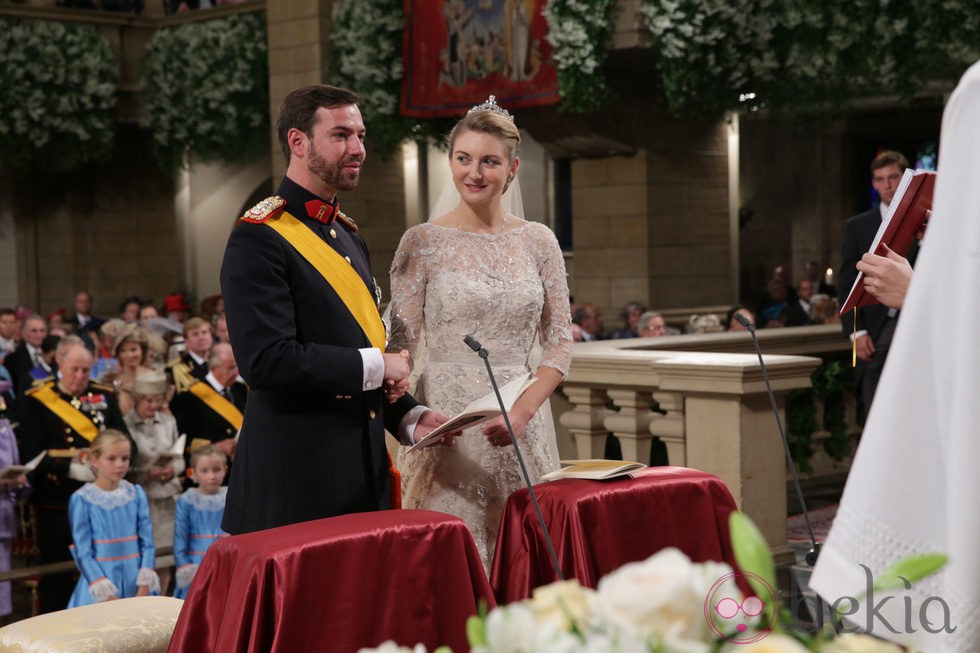 Guillermo de Luxemburgo y Stéphanie de Lannoy durante su boda religiosa