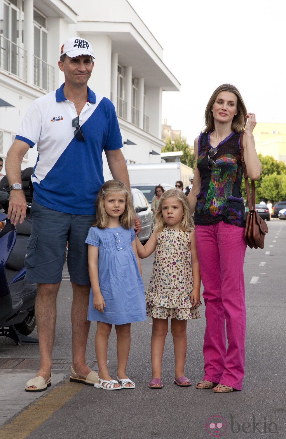 Los Príncipes Felipe y Letizia y sus hijas antes del concierto de Jaime Anglada