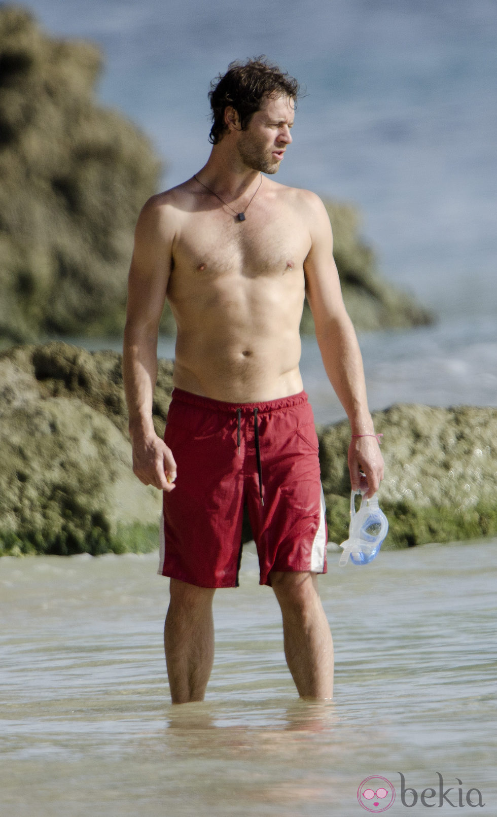 Howard Donald con el pecho desnudo