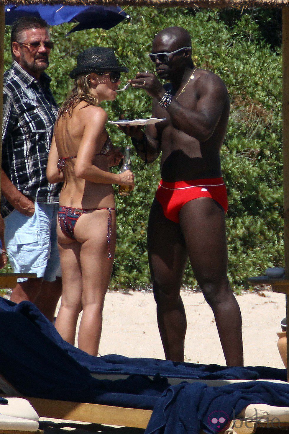 Seal da de comer a Heidi Klum en Porto Cervo