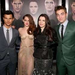 Taylor Lautner, Kristen Stewart, Stephenie Meyer y Robert Pattinson estrenan 'Amanecer. Parte 2' en Los Ángeles