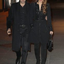 Enrique Ponce y Paloma Cuevas en el funeral de Federico Trenor