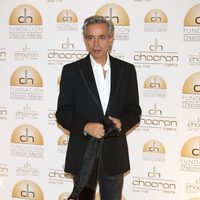 Imanol Arias en la presentación del catálogo benéfico de Chocrón 2013