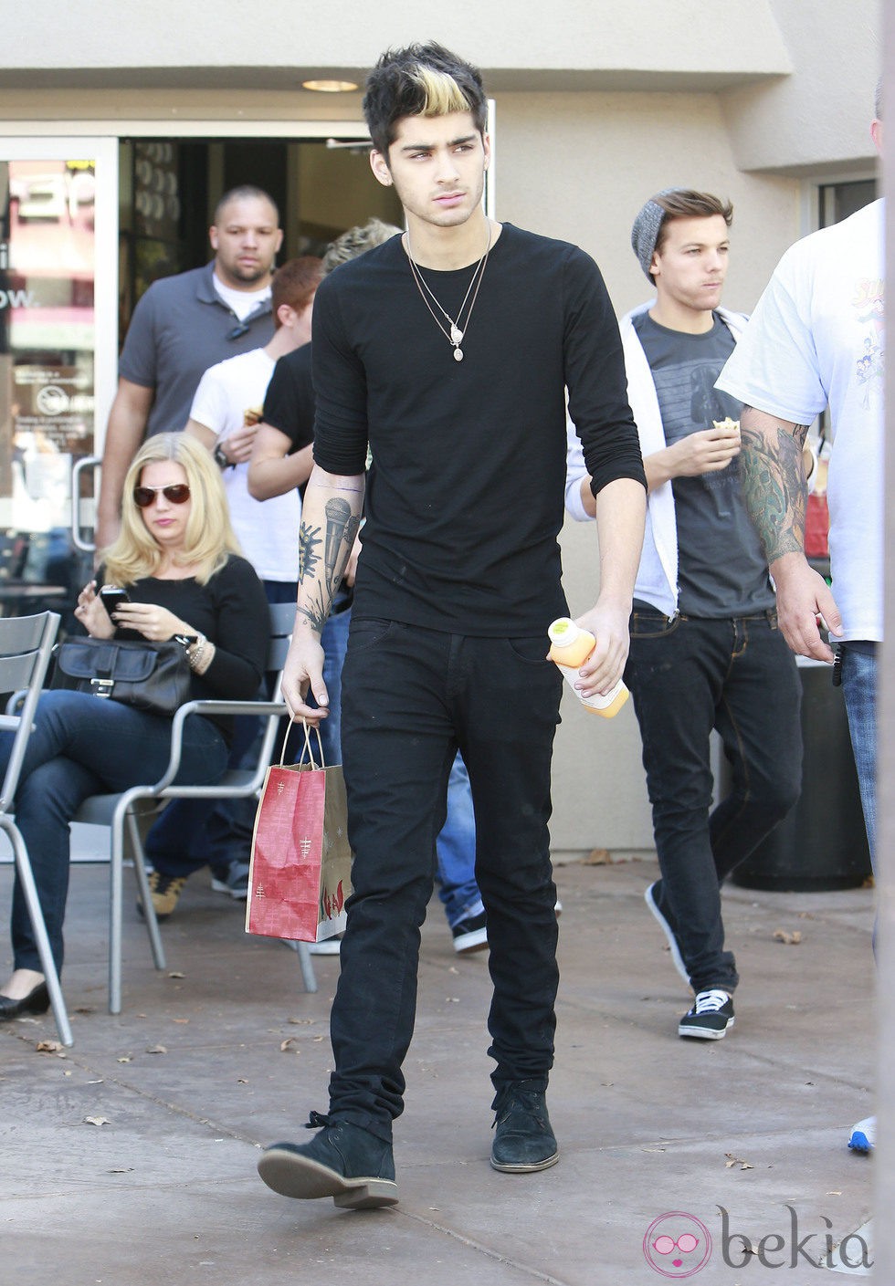 Zayn Malik haciendo unas compras por California