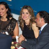 La Princesa Letizia y Teresa Perales en los Premios Mujer Hoy 2012