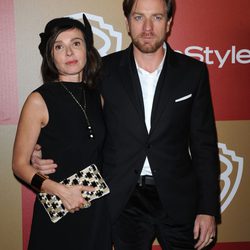 Ewan McGregor y Eve Mavrakis en la fiesta InStyle tras los Globos de Oro 2013