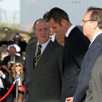 El Rey Juan Carlos hablando con Iñaki Urdangarín en 2008