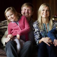 Guillermo y Máxima de Holanda con sus tres hijas