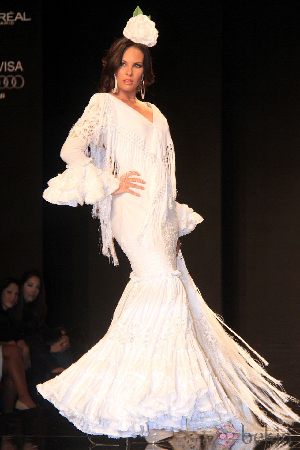 Jessica Bueno desfilando en SIMOF 2013
