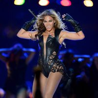 Beyoncé durante su actuación en la Super Bowl 2013