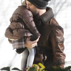 David Bisbal recoge a a su hija Ella en el colegio