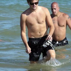 Leonardo DiCaprio con el torso desnudo