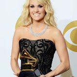 Carrie Underwood con su premio Grammy 2013