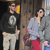 Pilar Rubio y Sergio Ramos saliendo de un restaurante