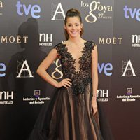 Malena Costa en la alfombra roja de los Goya 2013