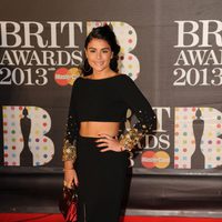 Jessie Ware en la alfombra roja de los Brit Awards 2013