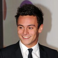 Tom Daley en la alfombra roja de los Brit Awards 2013