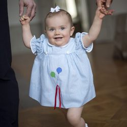 Estela de Suecia cumple 1 año