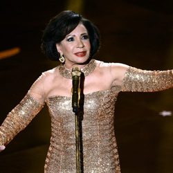 Shirley Bassey durante su actuación en los Oscar 2013