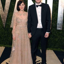 Zooey Deschanel y Jamie Linden en la fiesta post Oscar 2013 organizada por Vanity Fair