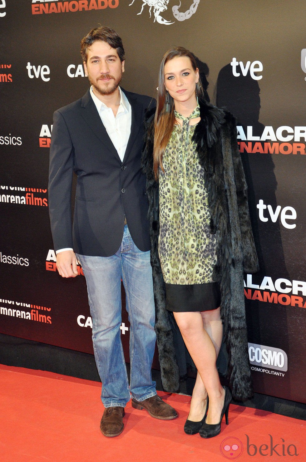 Alberto Ammann y Gala Meléndez en el estreno de 'Alacrán enamorado' en Madrid