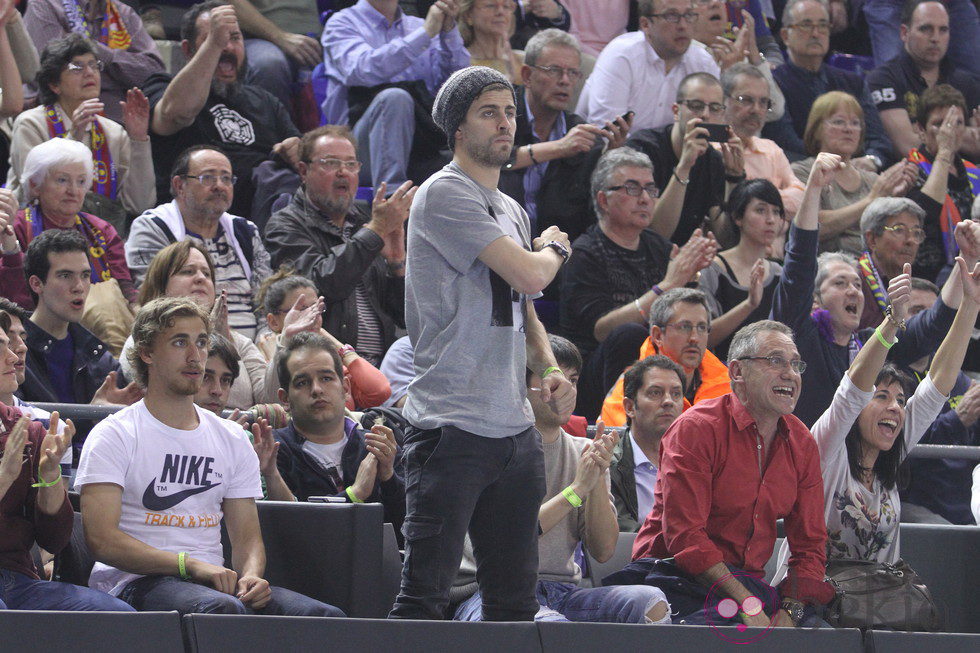 Gerard Piqué anima al Barça de baloncesto en la Euroliga 