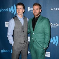 Chris y Scott Evans en los Glaad Media Awards 2013 en Los Angeles