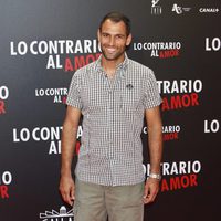 Darío Barrio en el estreno de 'Lo contrario al amor' en Madrid