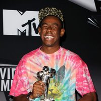 Tyler the Creator posa con su premio en los MTV Video Music Awards 2011