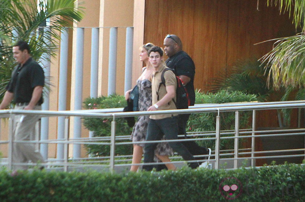 Nick Jonas y Delta Goodrem desembarcan en México