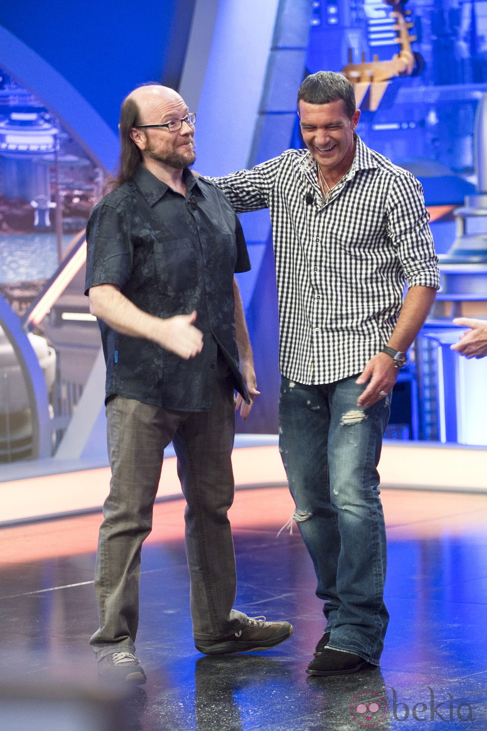 Antonio Banderas y Santiago Segura se divierten en 'El hormiguero'