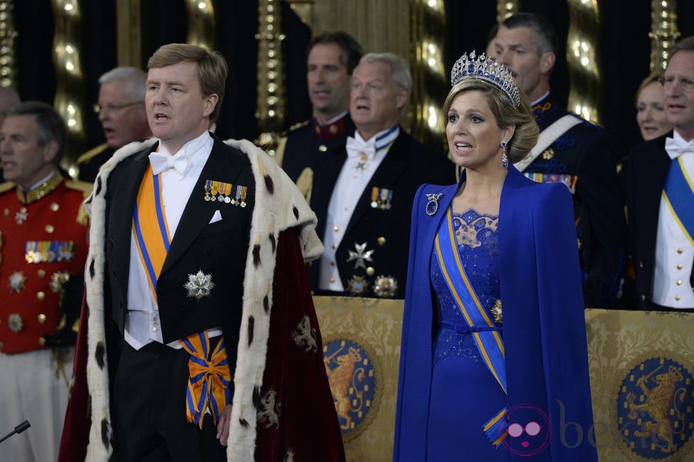 El Rey Guillermo Alejandro y su mujer Máxima de Holanda durante la investidura