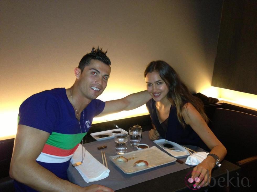Cristiano Ronaldo e Irina Shayk de cena romántica japonesa