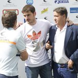Iker Casillas en un partido benéfico de pádel