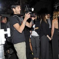 Santiago Trancho fotografía a Ana Fernández en una fiesta en Madrid