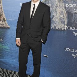 Adrián Lastra en el Mediterranean Summer Cocktail de Dolce & Gabbana