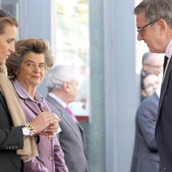 La Infanta Elena en la cuestación del Día de la Caridad 2013 con Carlos García Revenga