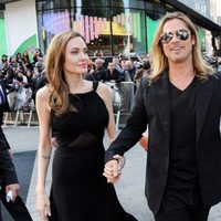 Angelina Jolie y Brad Pitt a su llegada a la premiere de 'Guerra Mundial Z' en Londres