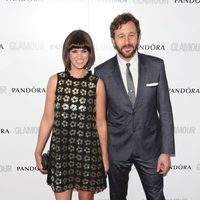 Chris O'Dowd y Dawn Porter en los Premios Glamour Mujer del Año 2013 en Londres