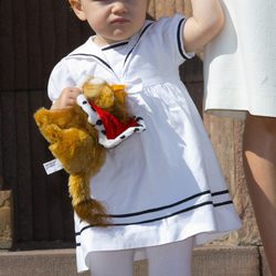 La Princesa Estela en el Día Nacional de Suecia 2013
