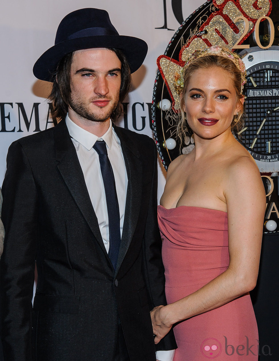 Sienna Miller y Tom Sturridge en la gala de los premios Tony 2013